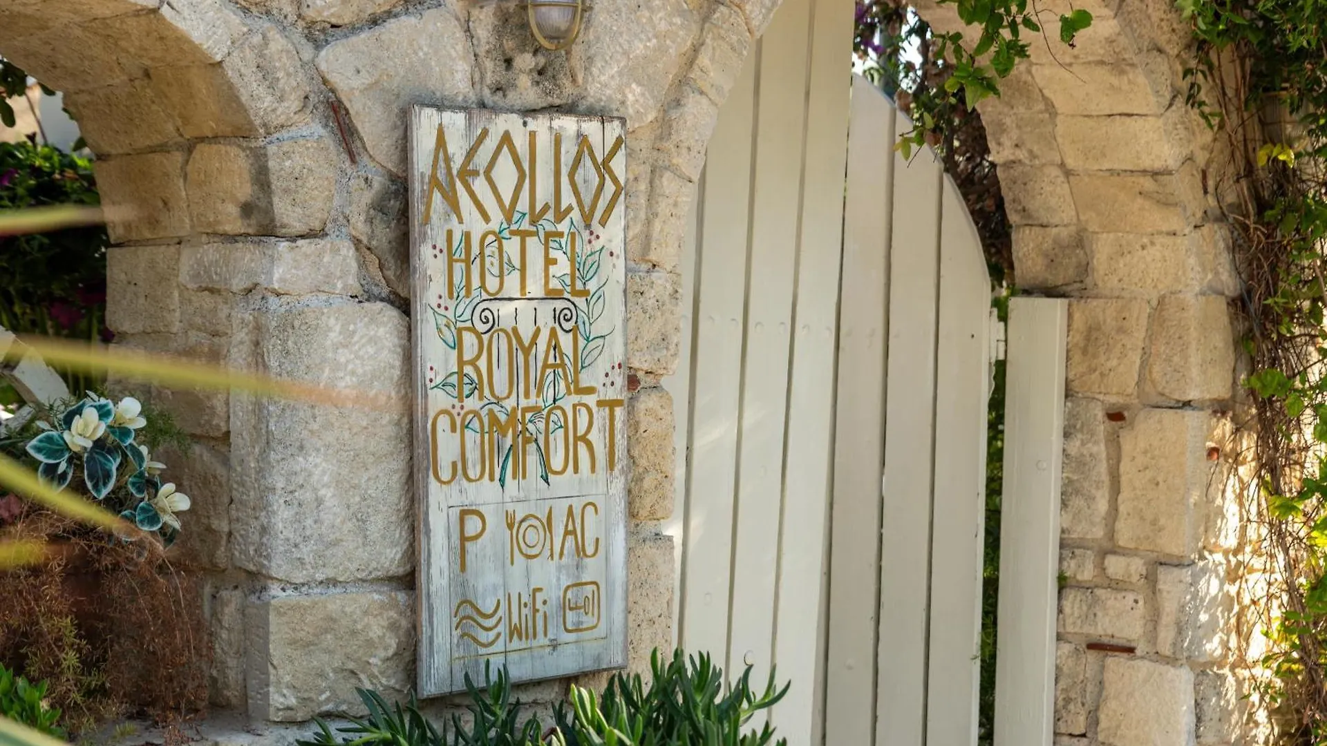 Hotel Aeollos Pefkochori 3*,  Greece