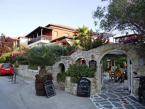 Hotel Aeollos Pefkochori 3*,